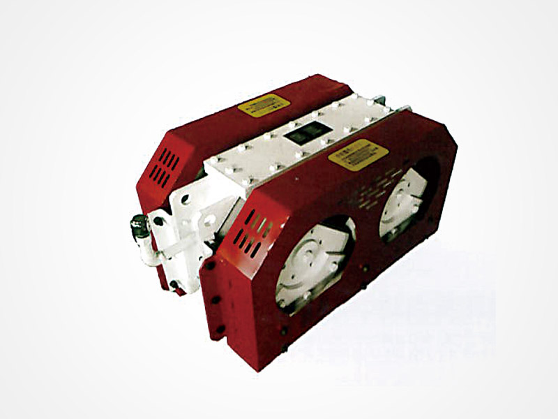 座式強(qiáng)制同步稀油激振器